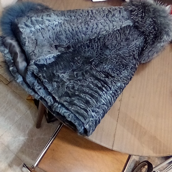 Blue Fox fur coat - Picture 4 of 5